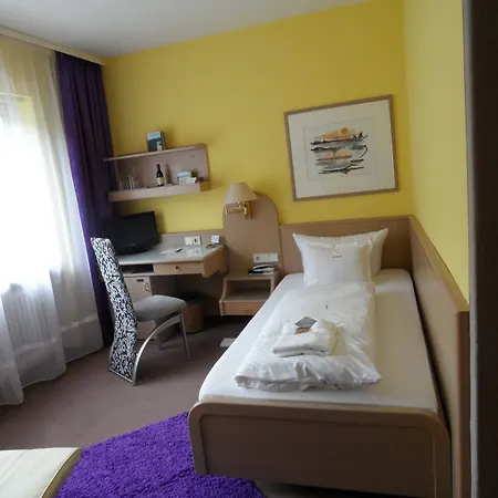 מלון Ambiente 3*